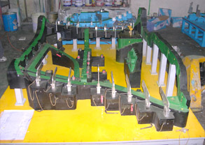 バックドア組立部品検具